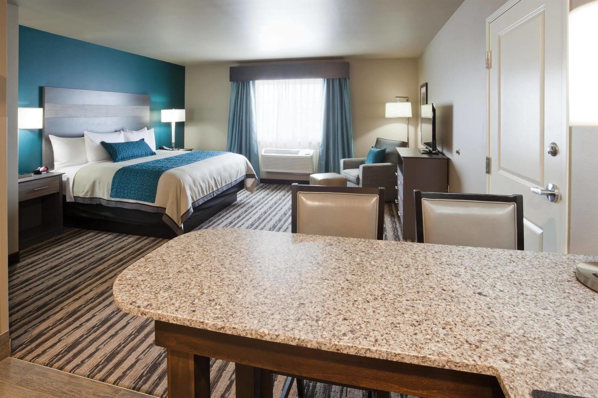 Grandstay Hotel & Suites Valley City エクステリア 写真