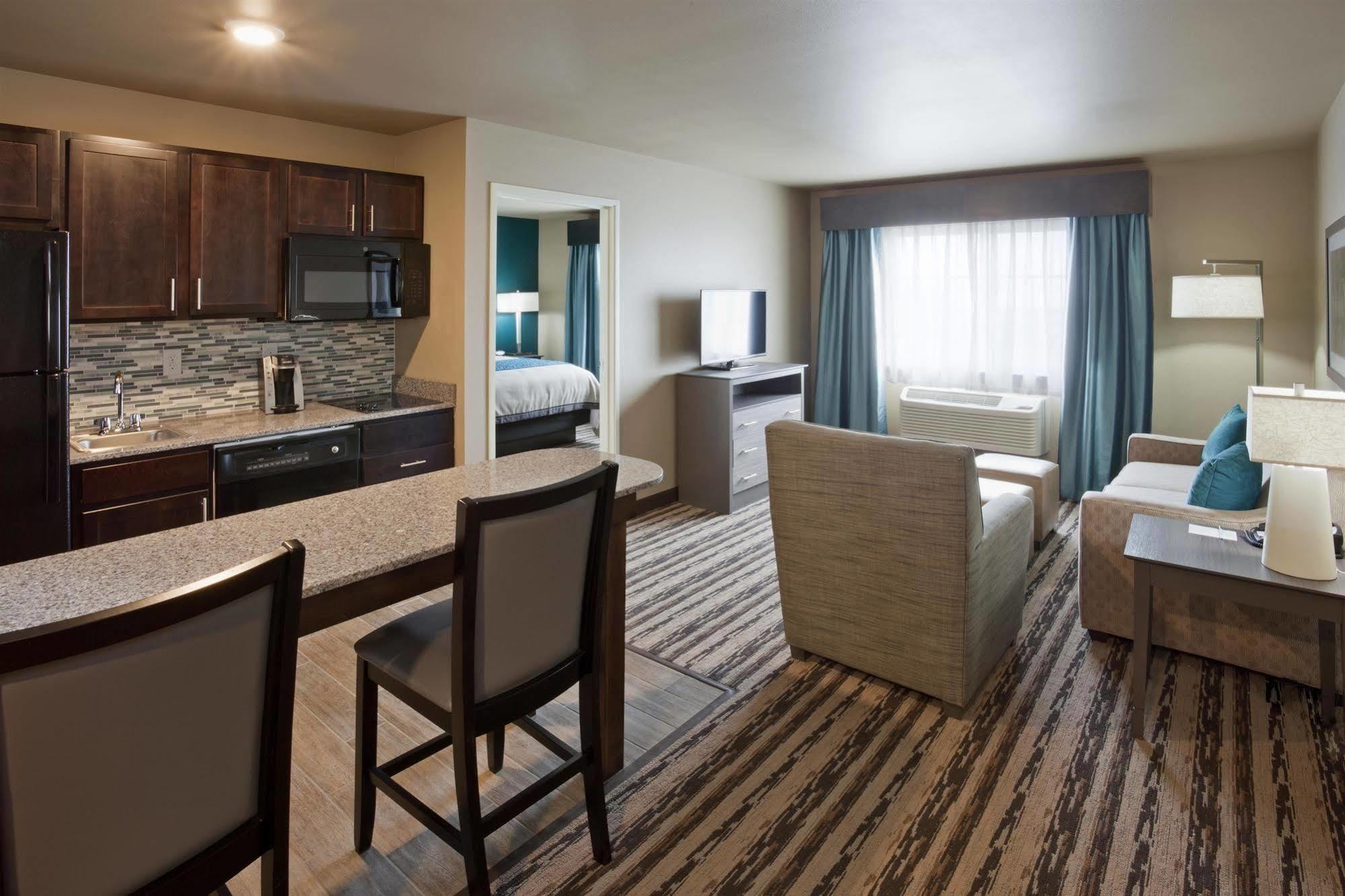 Grandstay Hotel & Suites Valley City エクステリア 写真