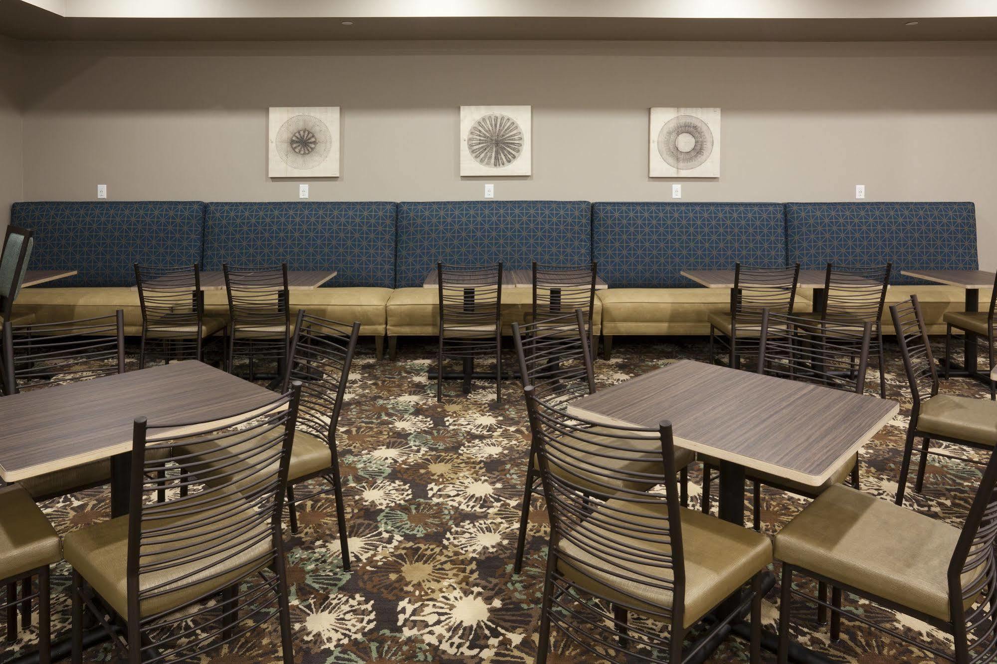 Grandstay Hotel & Suites Valley City エクステリア 写真