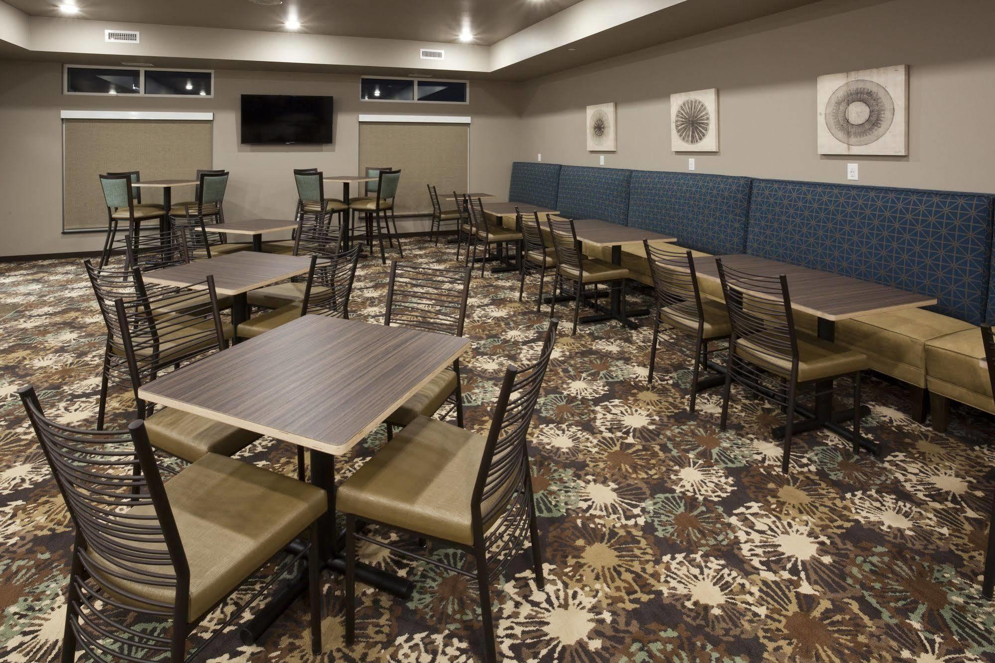 Grandstay Hotel & Suites Valley City エクステリア 写真